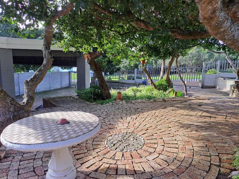 6 Bedroom Property for Sale in Kleinbaai Western Cape